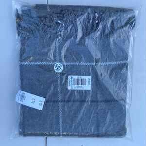 Abercrombie & Fitch Shawl 🎄